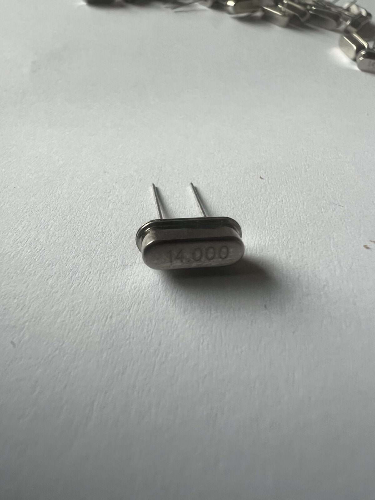 Sinclair ZX Spectrum 16K & 48K Brand New Replacement 14MHz Crystal Oscillator (lo profile)