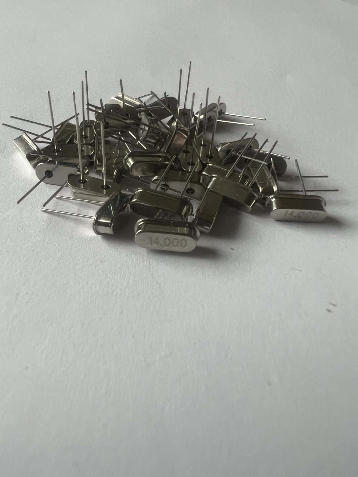 Sinclair ZX Spectrum 16K & 48K Brand New Replacement 14MHz Crystal Oscillator (lo profile)