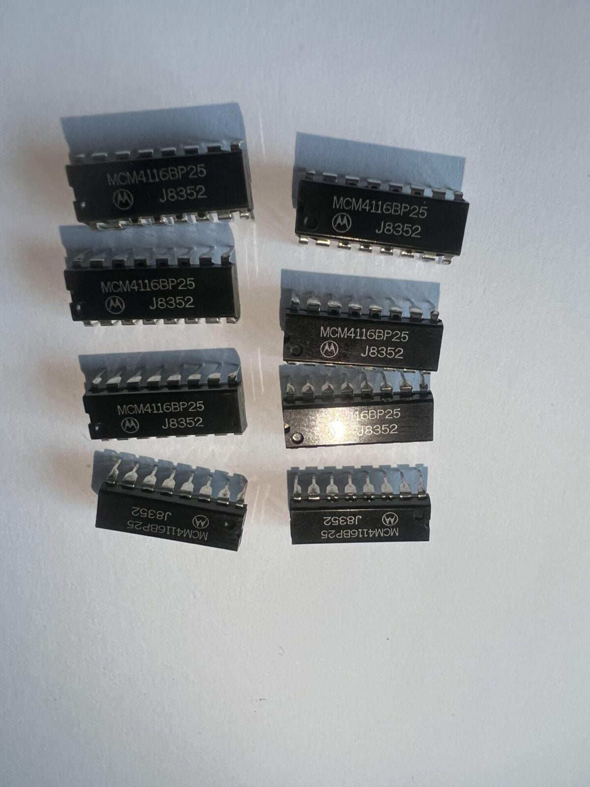 4116 Lower RAM IC (Motorola MCM4116BP-25)