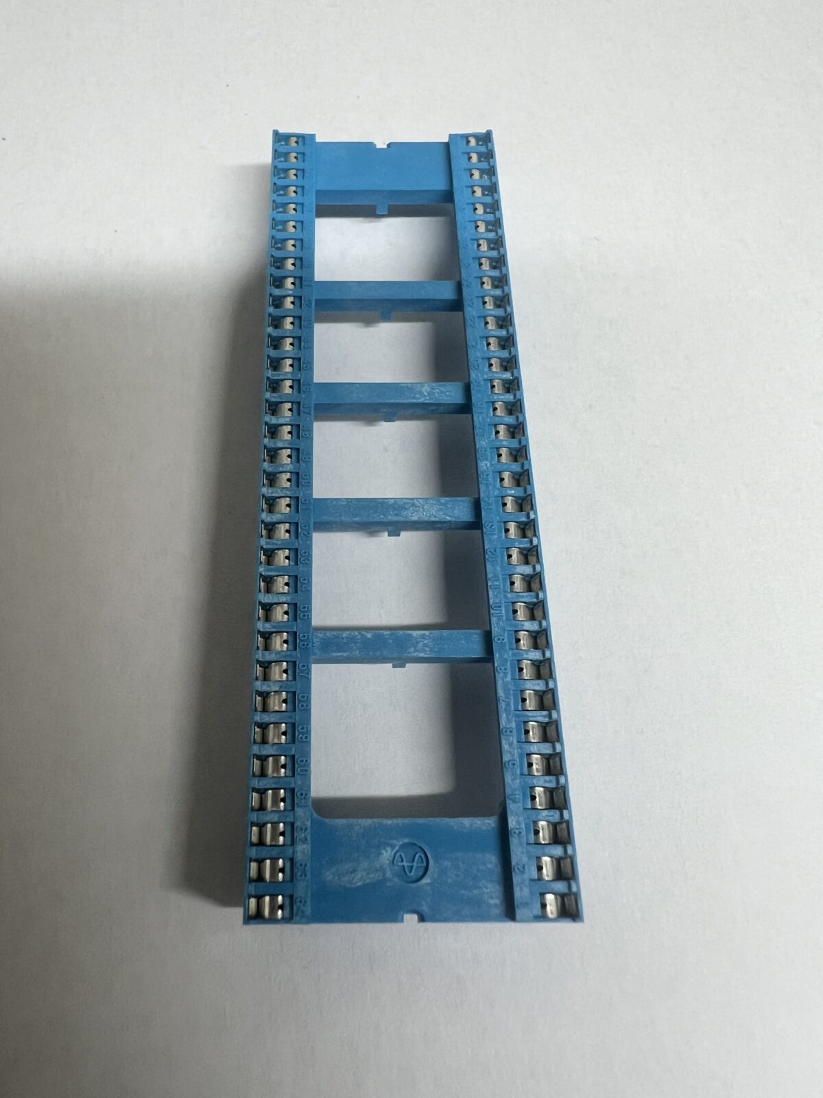 68000 64pin Dual Wipe socket. BRAND NEW STOCK (Blue)